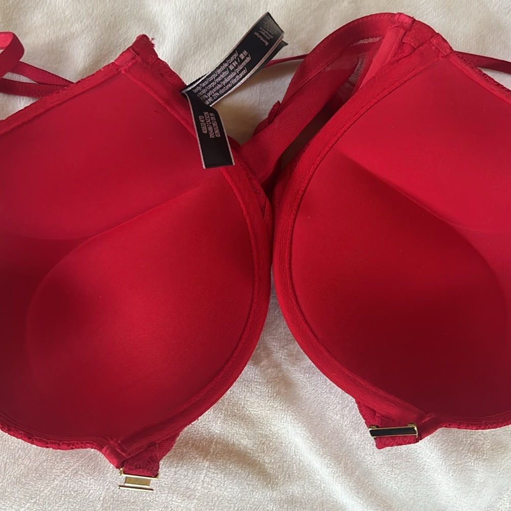 Victorias Secret Bombshell Bra - Picture 4 of 7